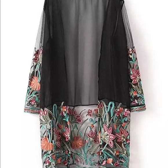 🌸Stunning floral embroidered kimono🌸 - Picture 5 of 5